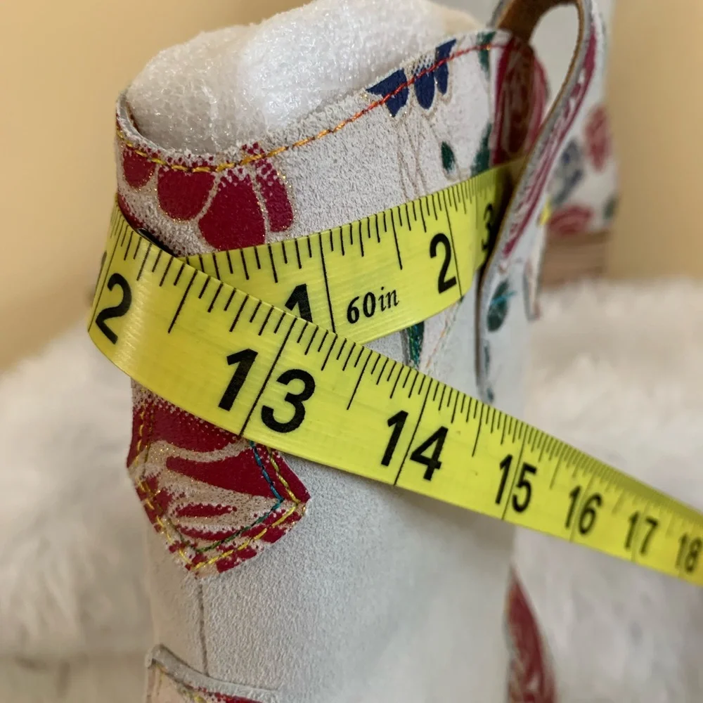 L’Artiste Blane Pale grey, red floral Suede western style boot in size 8… - Picture 9 of 10